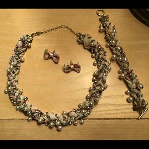 Necklace bracelet & earrings set